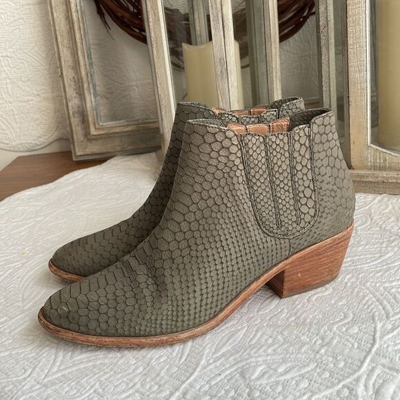 Joie Barlow Snakeskin Ankle Booties - 37 - Good Condition - Picture 3 of 16